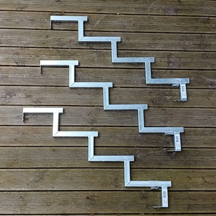 3er Set Stahl Treppenwange 4 Stufen - Option für Setzstufen-Höhe 68cm