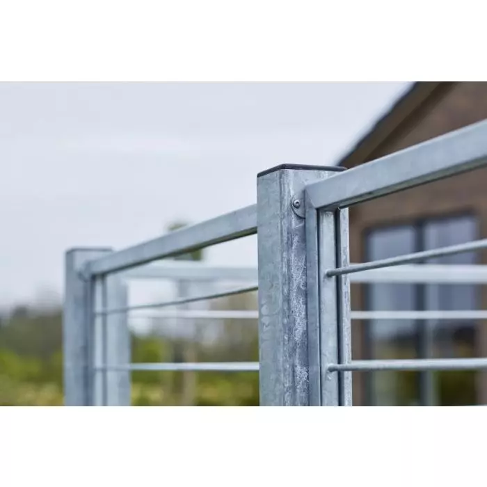 Steel fence post square 8x8x96cm - base 13x13cm