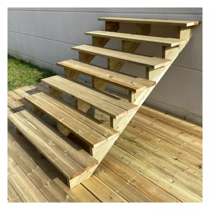 Buitentrap h122cm - 7 treden hout D29cm, B140cm ZONDER optrede