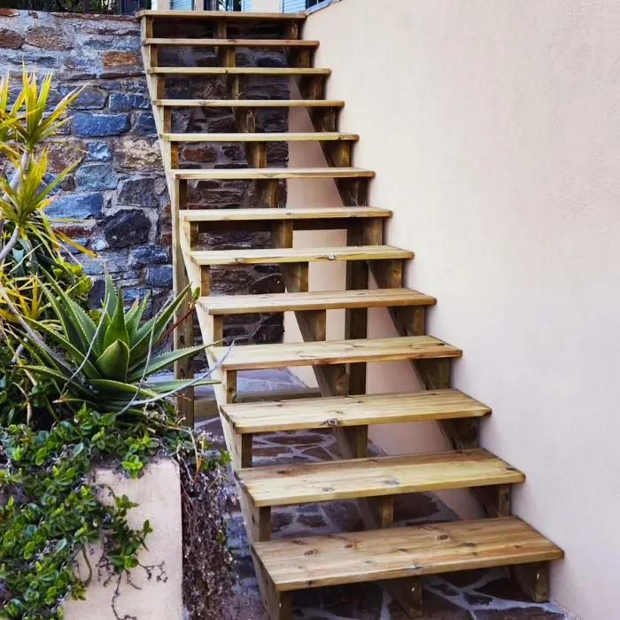 BERLIN - Deck stairs wood 12 steps - 207 cm height (81.50 in), 120