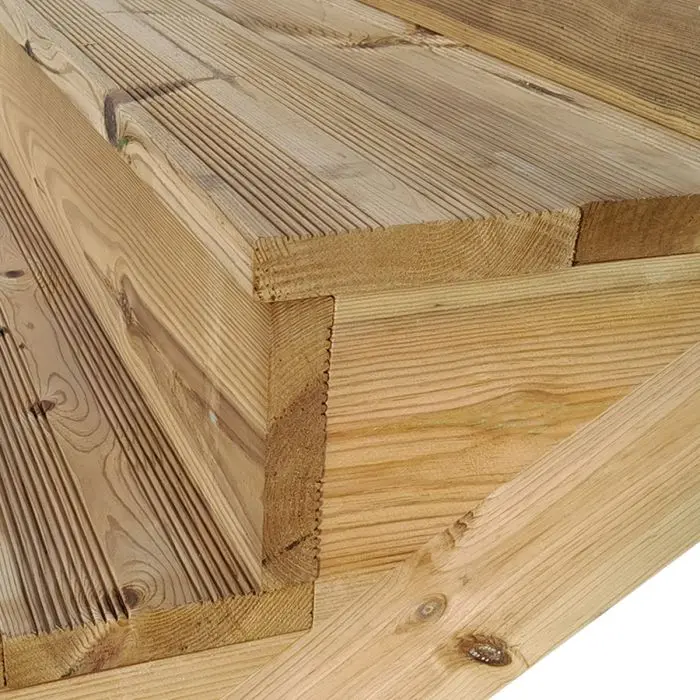 Buitentrap h139cm - 8 treden hout D29cm, B140cm MET optrede