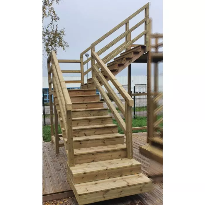 Escalera de madera, rellano y barandilla 9x9 cabeza recta