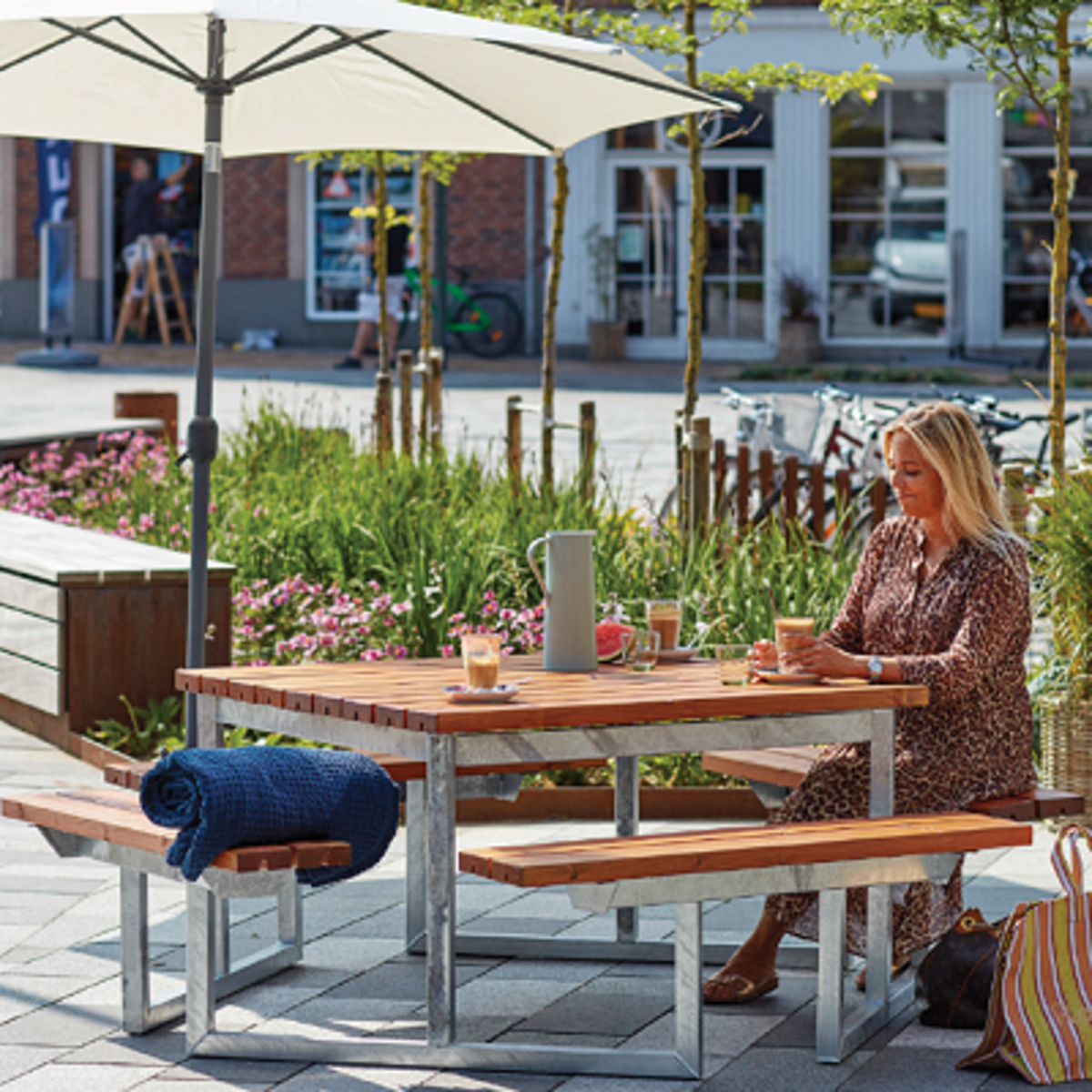 Square picnic table Twist