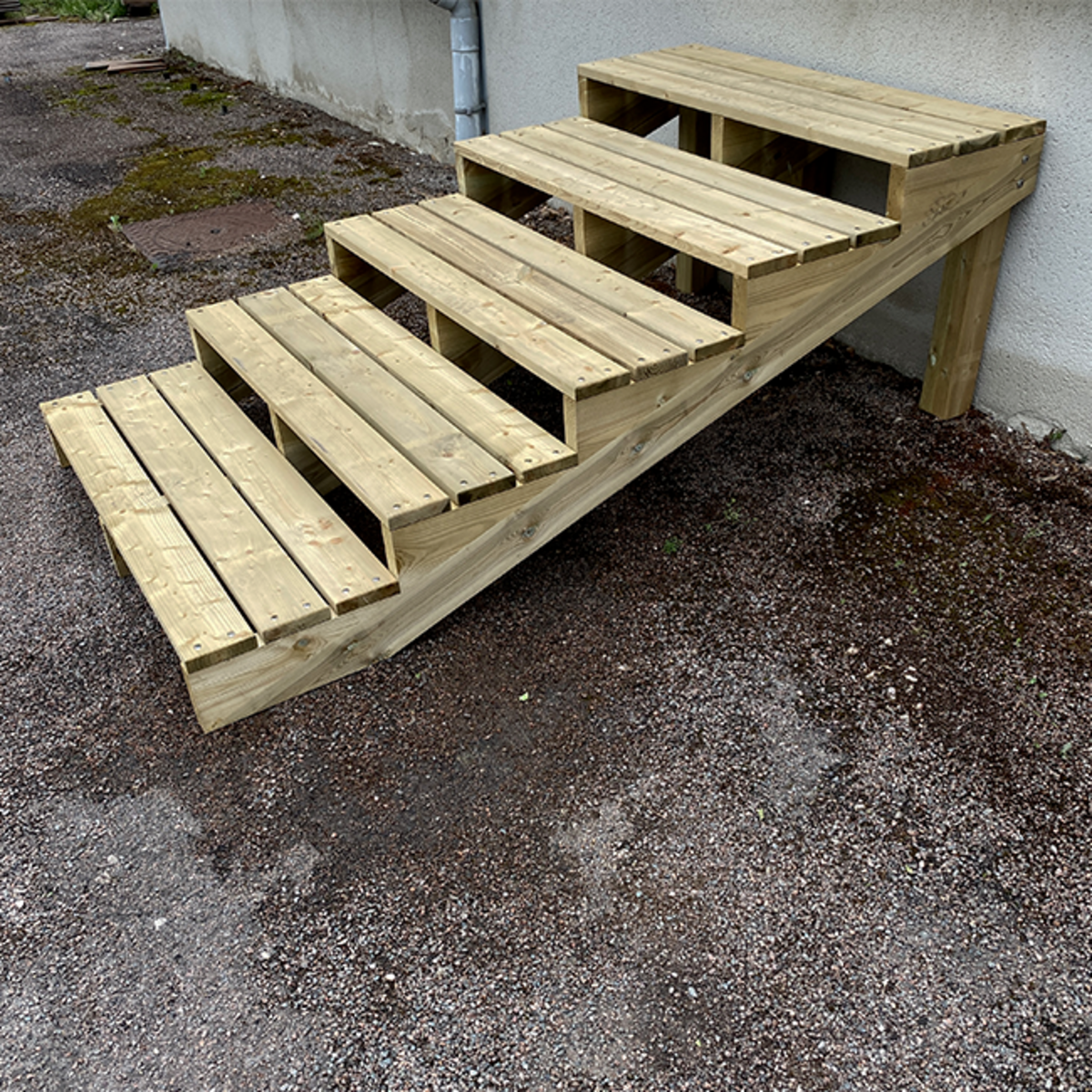 XL wooden deck stairs XL wooden deck stairs