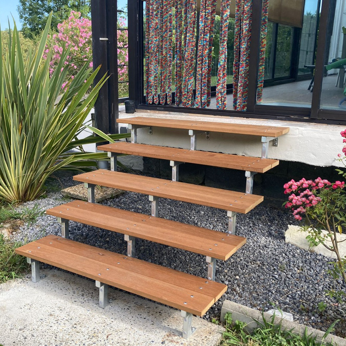 Escalier exterieur metal bois exotique