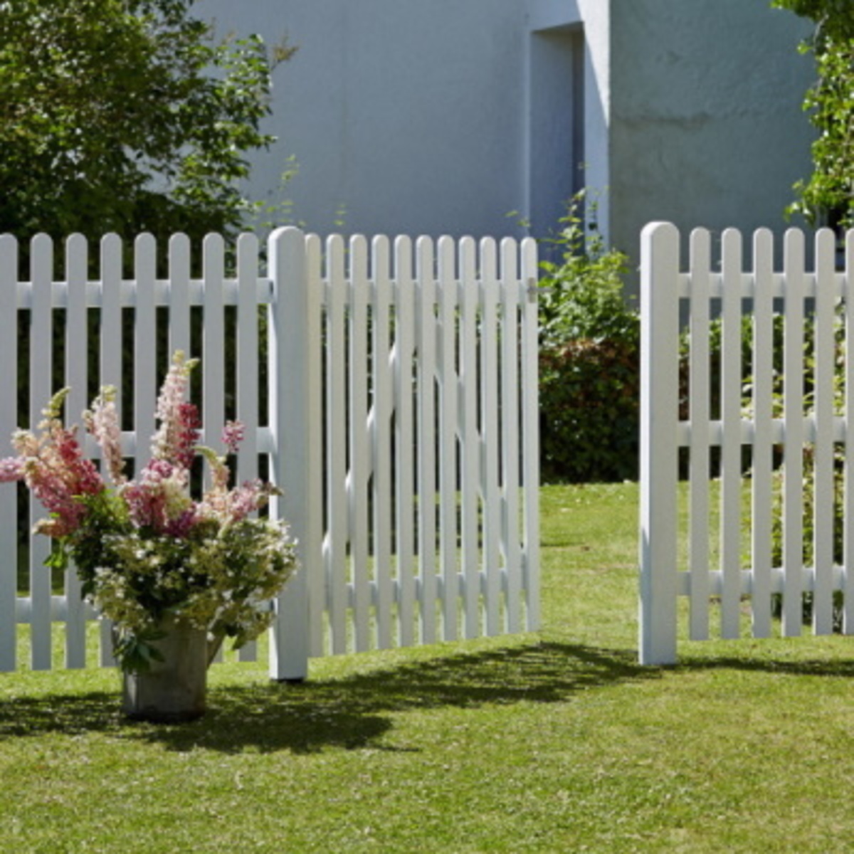Garden fence wood white