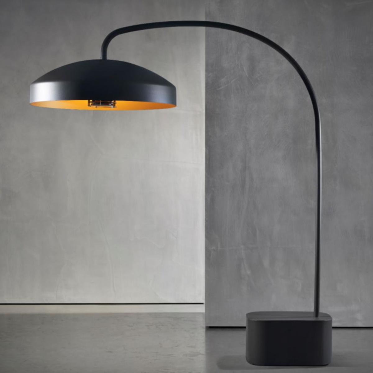Heatsail Disc by Piet Boon electric patio heater Heatsail Disc by Piet Boon electric patio heater