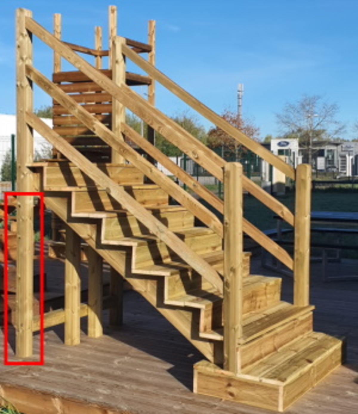 Balustrade trap hout 8 treden met ronde kop