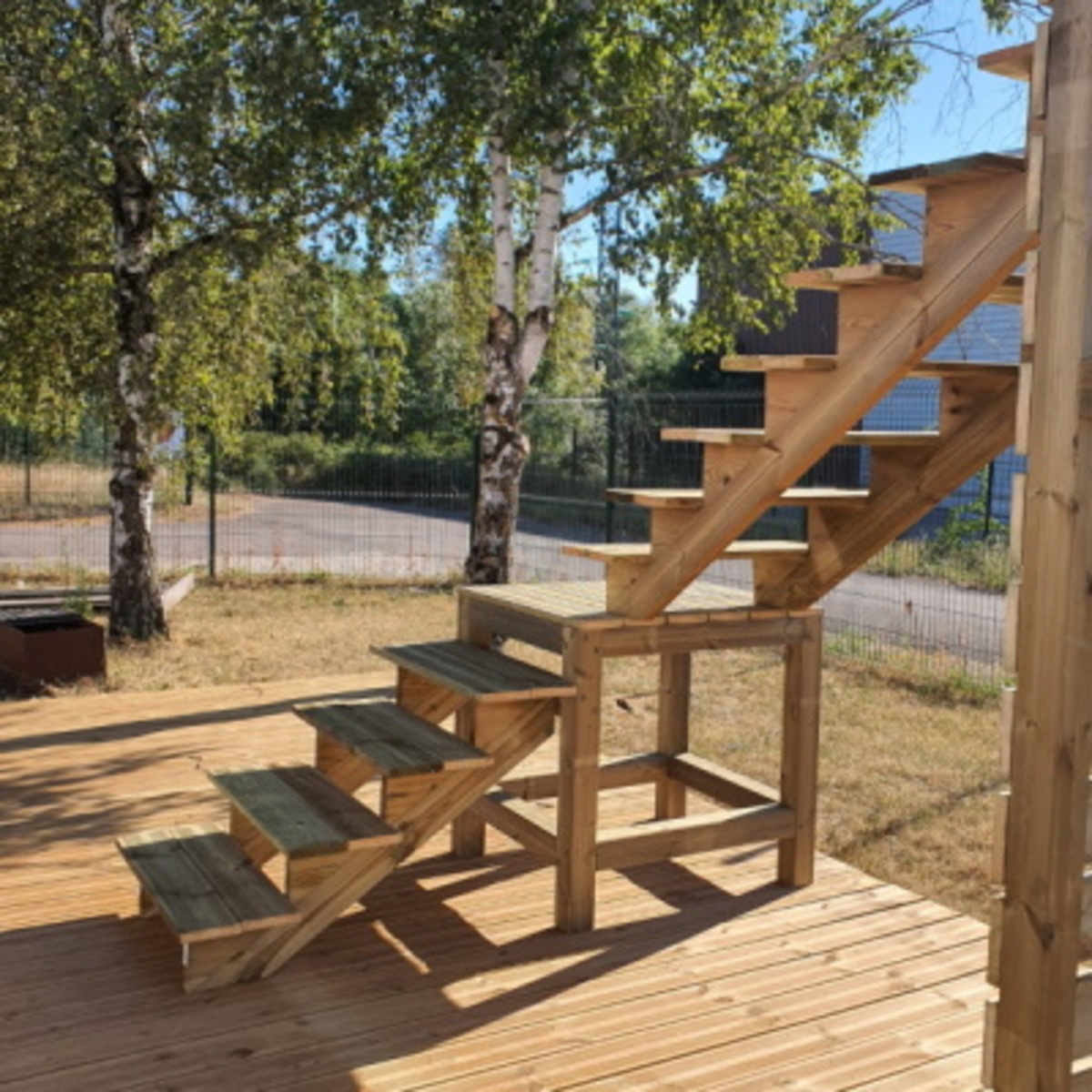 Escaleras de madera exterior 
