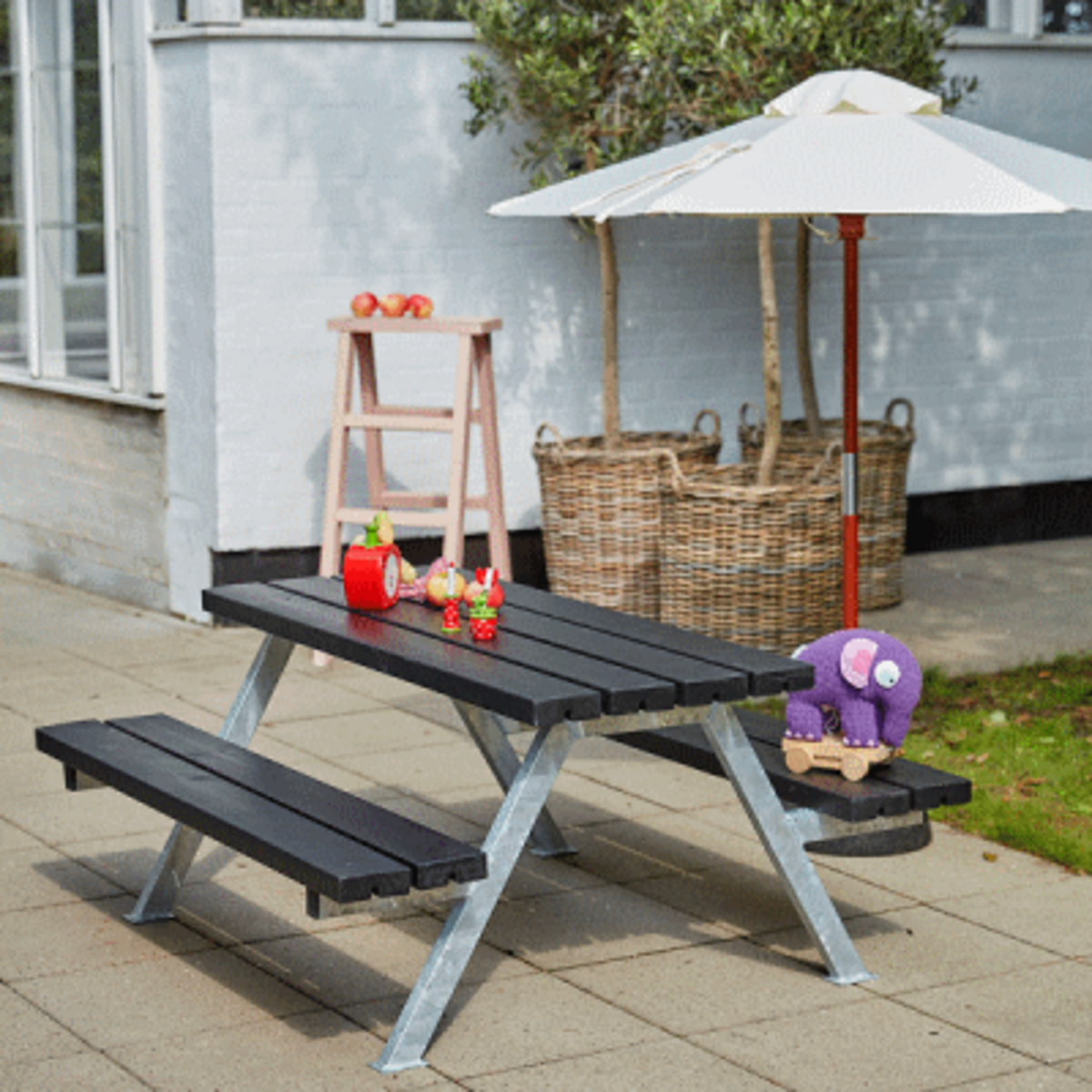 Children's picnic table