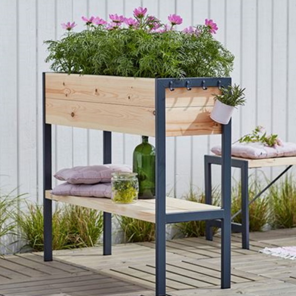 Jardinière CUBIC avec roulettes, également disponible avec treillis