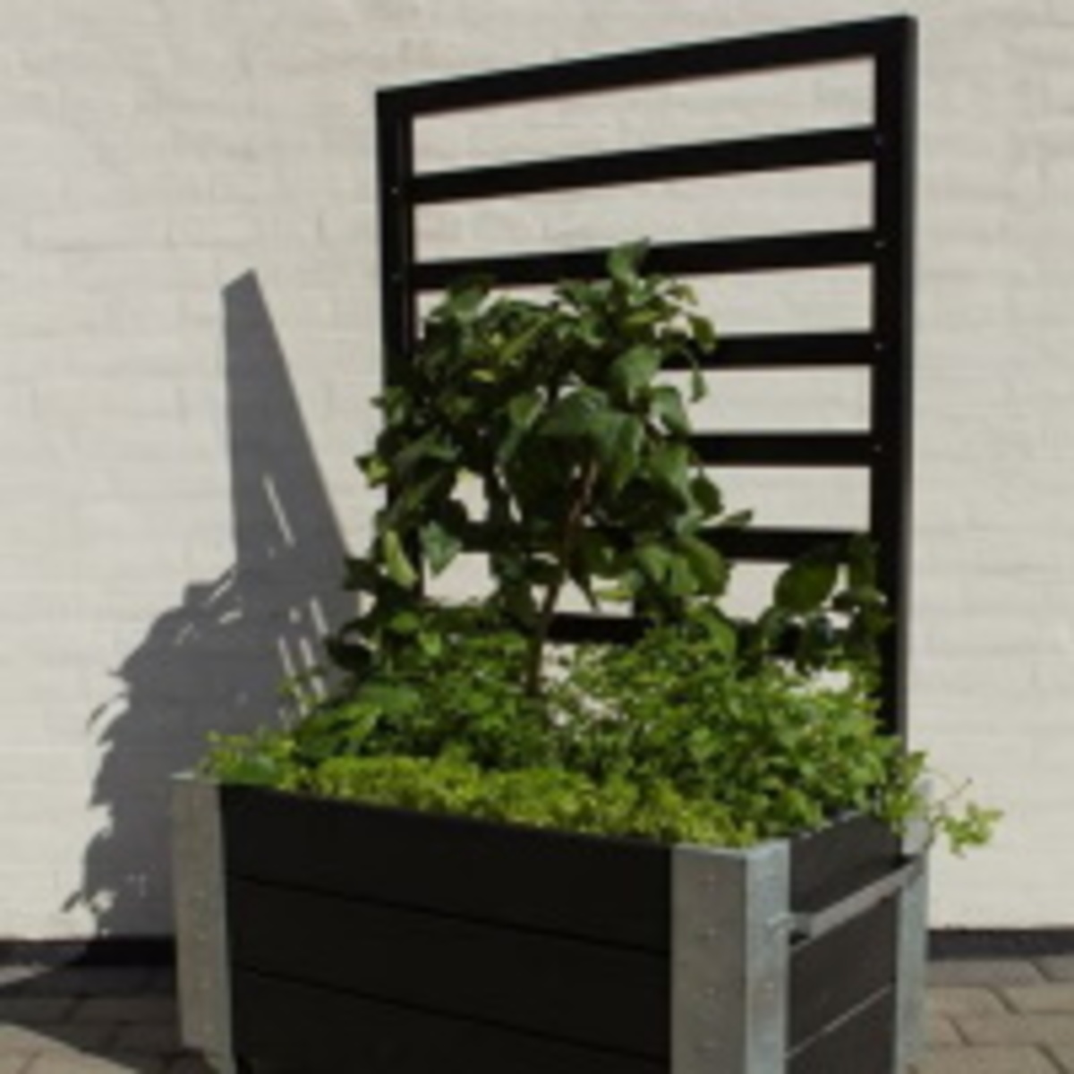 houten plantenbak op wielen