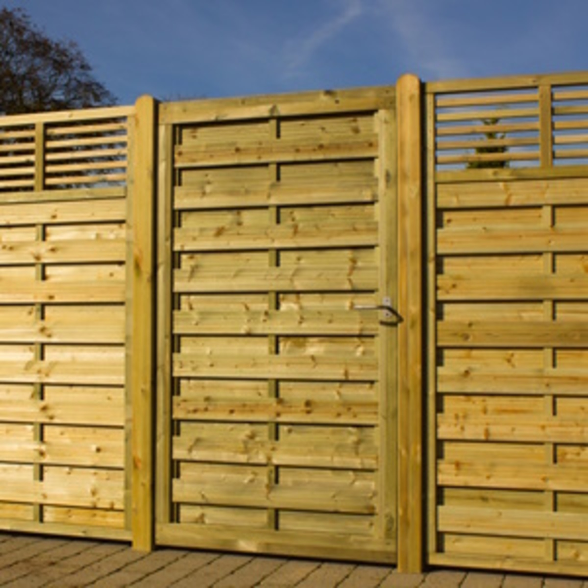Pali in legno per recinzione