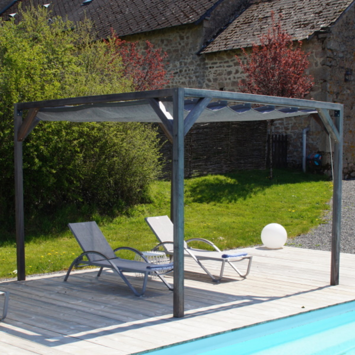 Pérgola madera dura con toldo corredero (¡Gracias Dwight!)